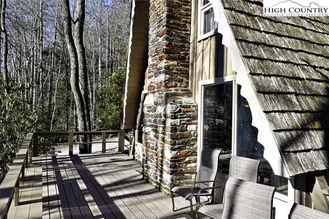 512 Cherry Ln, Boone, NC 28607 photo 4