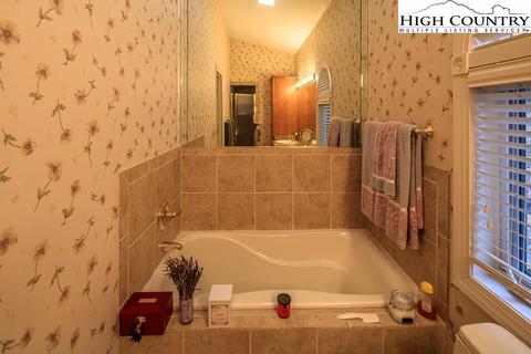 2450 Hickory Rd, Boone, NC 28607 photo 18