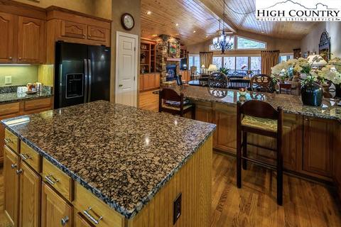 2450 Hickory Rd, Boone, NC 28607 photo 12