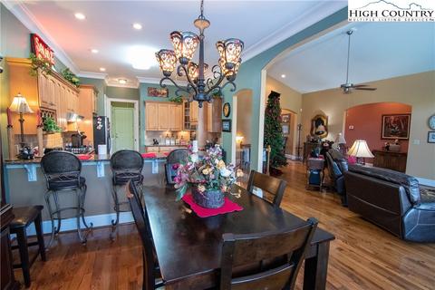 127 Wimbledon Dr, Roaring Gap, NC 28668 photo 10
