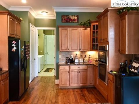 127 Wimbledon Dr, Roaring Gap, NC 28668 photo 14