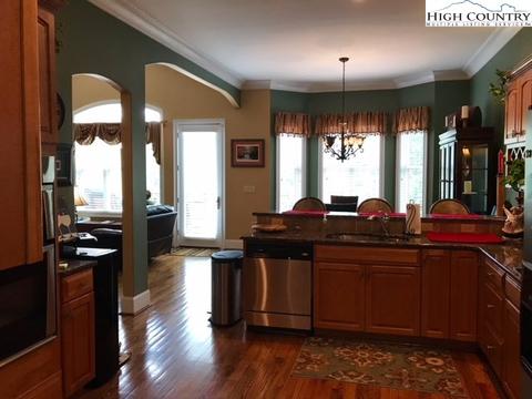 127 Wimbledon Dr, Roaring Gap, NC 28668 photo 15