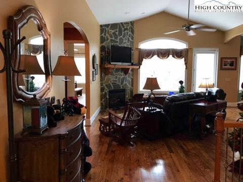 127 Wimbledon Dr, Roaring Gap, NC 28668 photo 6