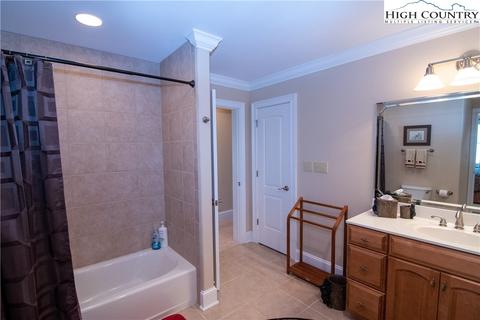 127 Wimbledon Dr, Roaring Gap, NC 28668 photo 30