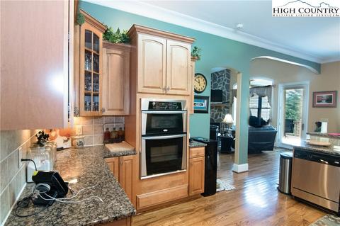 127 Wimbledon Dr, Roaring Gap, NC 28668 photo 13
