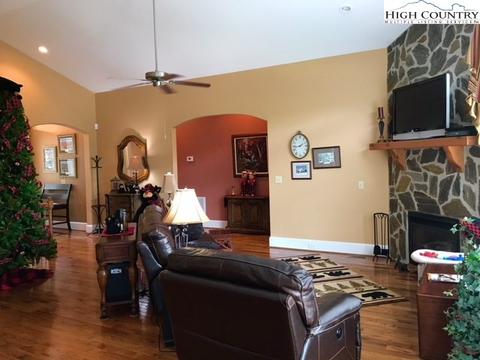 127 Wimbledon Dr, Roaring Gap, NC 28668 photo 7