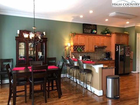 127 Wimbledon Dr, Roaring Gap, NC 28668 photo 11
