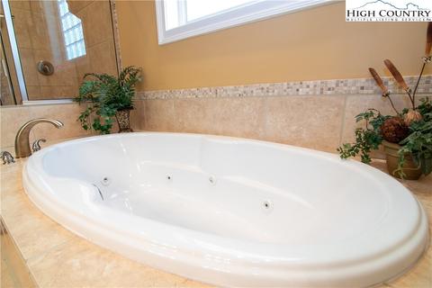 127 Wimbledon Dr, Roaring Gap, NC 28668 photo 22