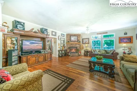 268 William T Calloway Rd, Todd, NC 28684 photo 4