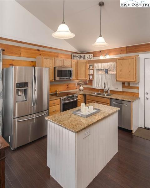 447 Wildwood Dr, Deep Gap, NC 28618 photo 13