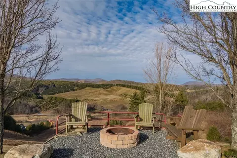 835 Green Meadows Dr, Todd, NC 28684 photo 3