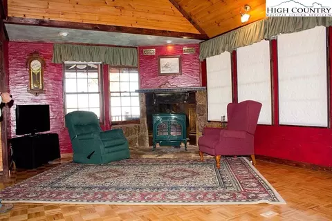 1050 Forest Trl, Independence, VA 24348 photo 7