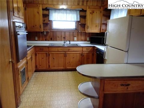 56 Choate, Sparta, NC 28675 photo 5