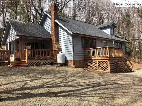 450 Ward Circle Dr, Sparta, NC 28675 photo 1