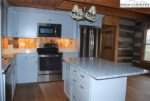 371 Yellow Bear Rd, Todd, NC 28684 photo 3