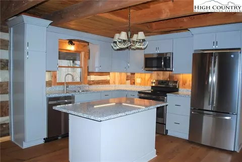 371 Yellow Bear Rd, Todd, NC 28684 photo 4