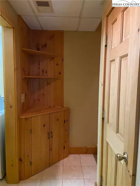 250 Doe Run, Purlear, NC 28665 photo 27