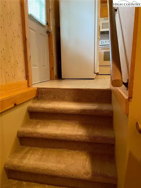 250 Doe Run, Purlear, NC 28665 photo 17