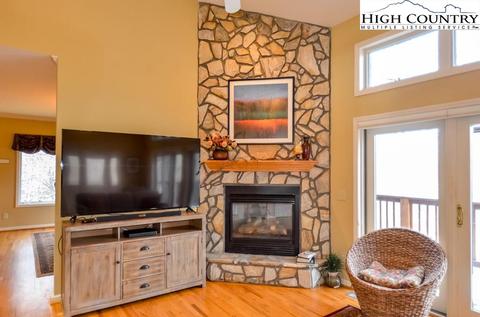 211 W Point Dr, Vilas, NC 28692 photo 12
