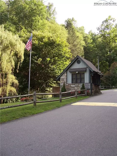327 Twisting Trl, Deep Gap, NC 28618 photo 37