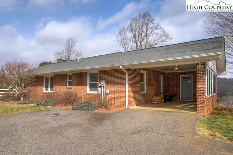 401 Glenn Bare Rd, Jefferson, NC 28640 photo 2