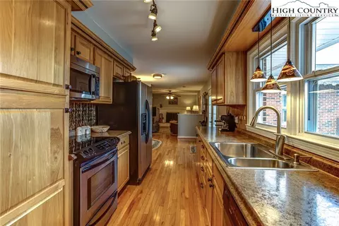 401 Glenn Bare Rd, Jefferson, NC 28640 photo 11