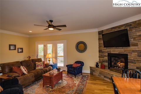 500 Green Meadows Dr, Todd, NC 28684 photo 9