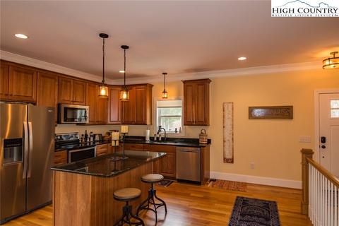 500 Green Meadows Dr, Todd, NC 28684 photo 5