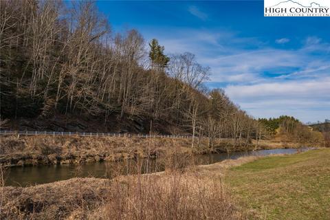 500 Green Meadows Dr, Todd, NC 28684 photo 2