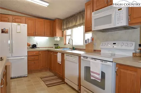 71 Dockery Ln, Sparta, NC 28675 photo 9