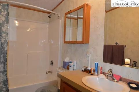 71 Dockery Ln, Sparta, NC 28675 photo 14