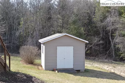 71 Dockery Ln, Sparta, NC 28675 photo 5