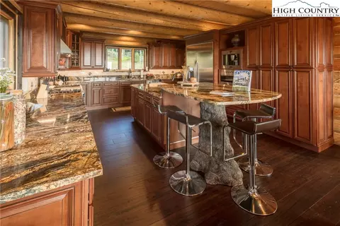 112 Oz Cir, Beech Mountain, NC 28604 photo 13