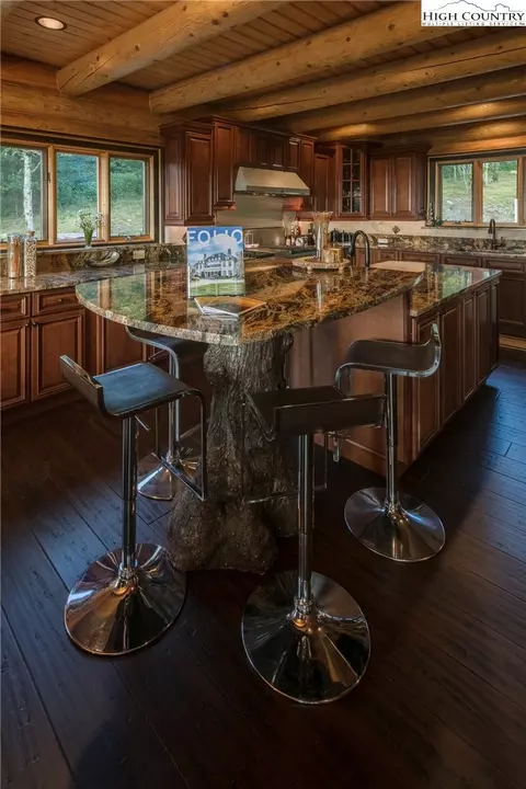 112 Oz Cir, Beech Mountain, NC 28604 photo 11