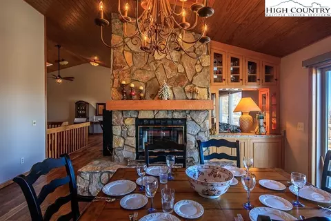 107 Larkspur Ln, Beech Mountain, NC 28604 photo 6