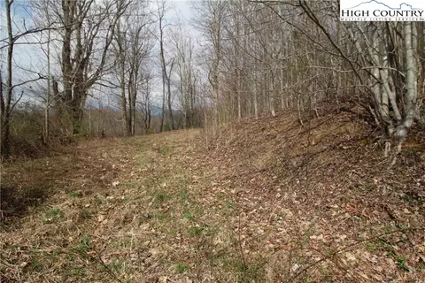 2970 Bear Wallow Rd, Lansing, NC 28643 photo 2