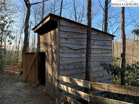422 Wolf Den Ln, Lenoir, NC 28645 photo 28