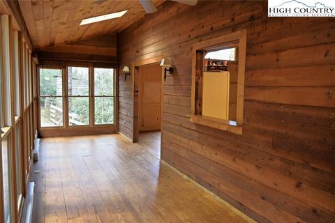 422 Wolf Den Ln, Lenoir, NC 28645 photo 3