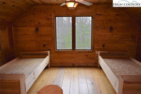 422 Wolf Den Ln, Lenoir, NC 28645 photo 18