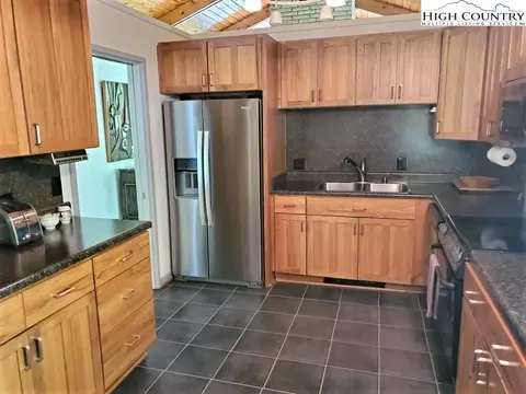 849 Stadium Dr, Boone, NC 28607 photo 9