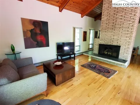 849 Stadium Dr, Boone, NC 28607 photo 3