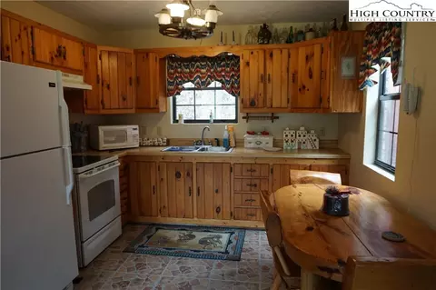 2829 Roaring Fork Rd, Creston, NC 28615 photo 7