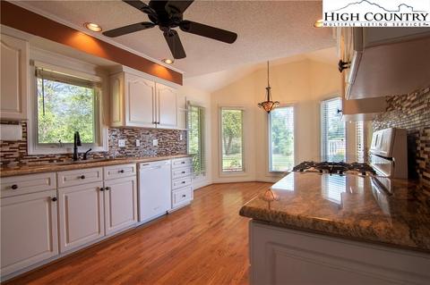 176 Troon Ave, Roaring Gap, NC 28668 photo 15