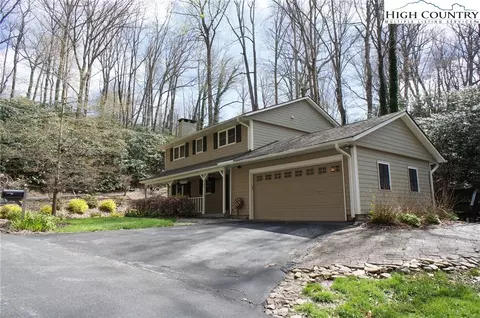 144 Spring St, Boone, NC 28607 photo 3