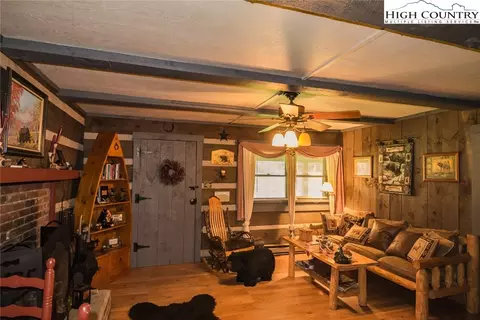 212 N Fork Dr, Lansing, NC 28643 photo 9