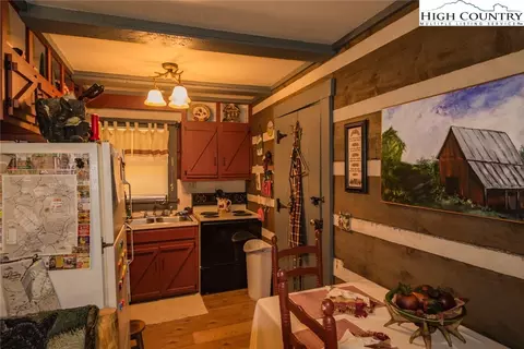212 N Fork Dr, Lansing, NC 28643 photo 14