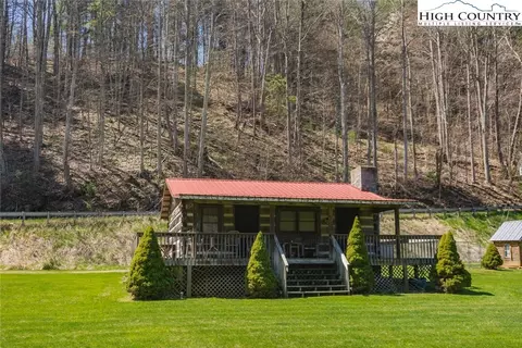 212 N Fork Dr, Lansing, NC 28643 photo 5