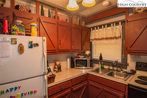 212 N Fork Dr, Lansing, NC 28643 photo 12