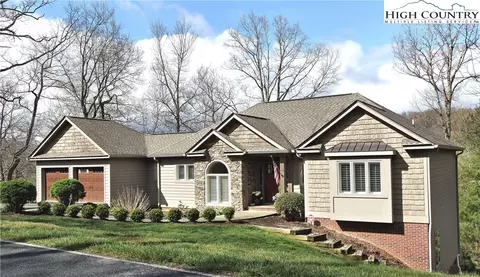 452 N Ridge Cir, Boone, NC 28607 photo 1