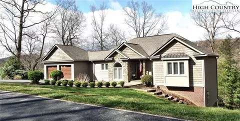 452 N Ridge Cir, Boone, NC 28607 photo 4